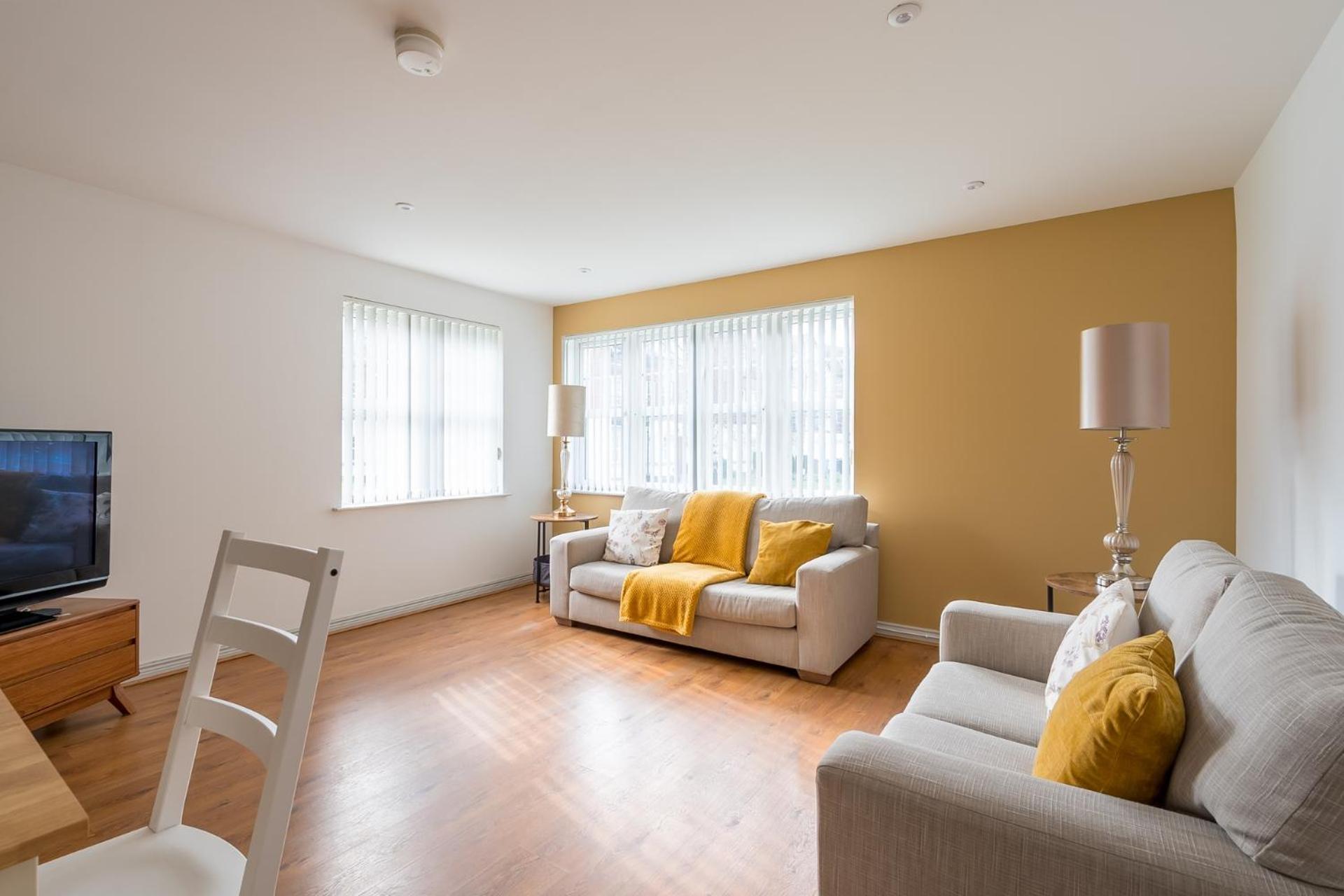 Modern 3 Bedroom Apt Near City Centre Parking Included Belfast Exterior photo